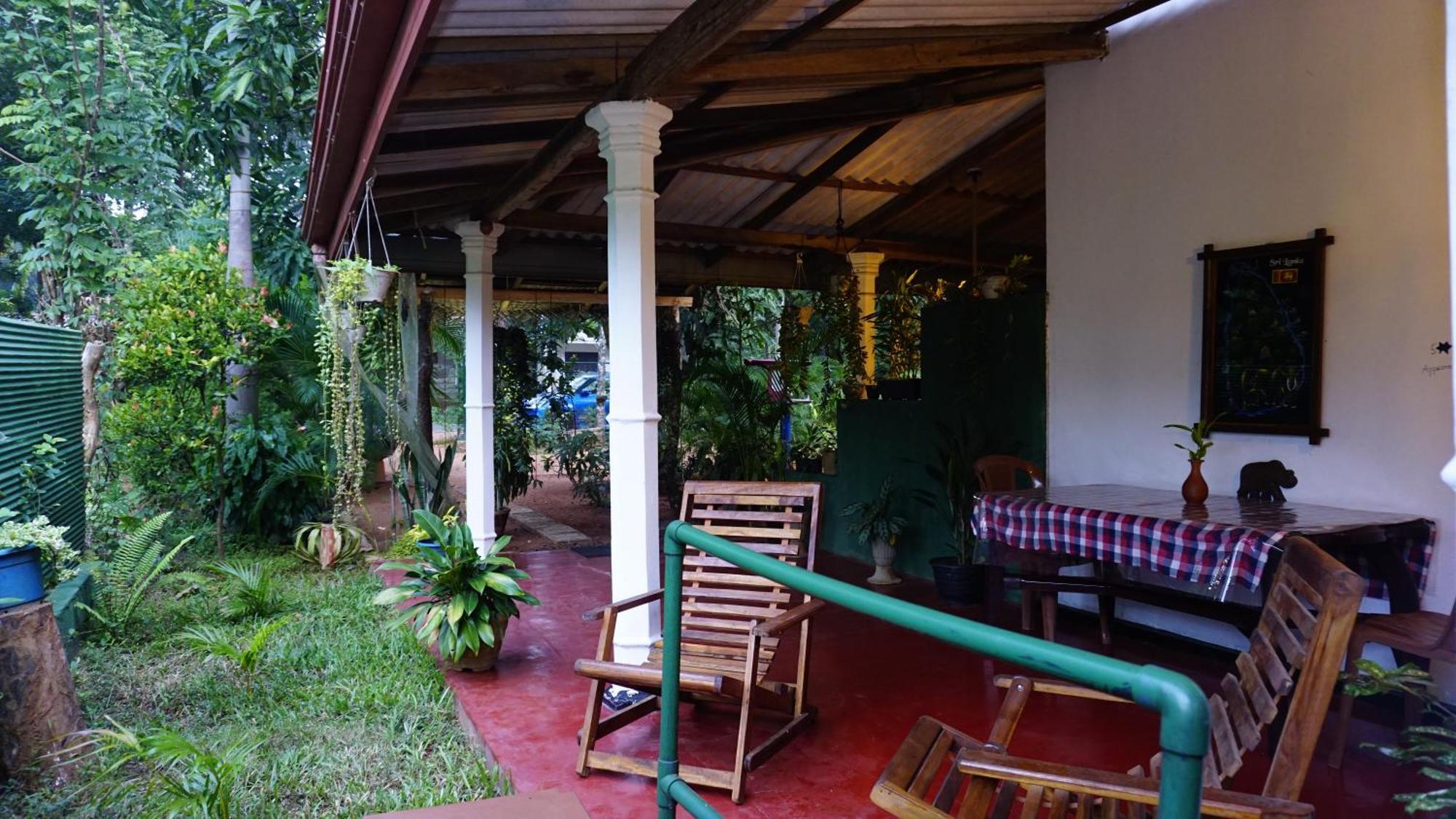 Namal Homestay Сігірія Екстер'єр фото